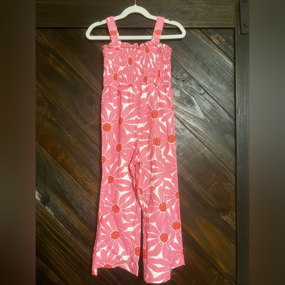 Girls’ pink, white, and orange Zara romper
Size 4-5, never worn